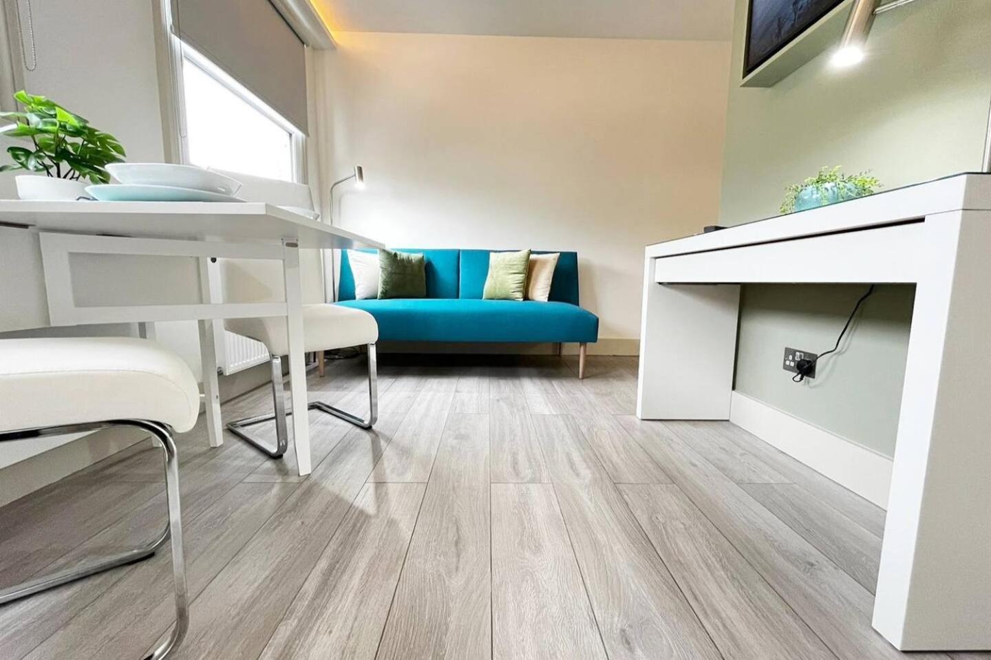 Apt 11 Seaside Serenity Chic Studio Steps To Beach Brighton Dış mekan fotoğraf